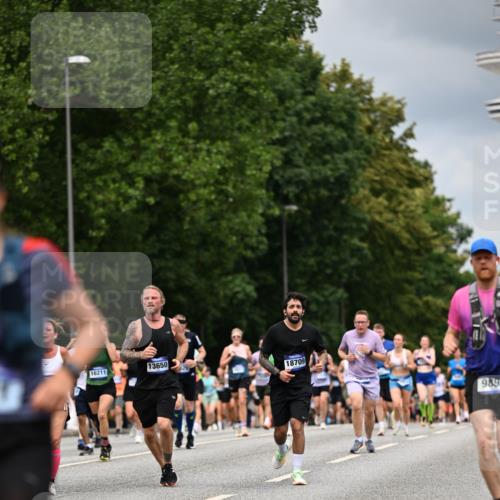 29.06.2025 - hella hamburg halbmarathon Dr. Thomas Lammeyer http://msf.ph/oto/8370552 29.06.2025 10:42:02 Kennedybrücke 1337, 1475, 1799, 1985, 2016, 2031, 2853, 3286, 3880, 4762, 5139, 5522, 5523, 6697, 6955, 7124, 7321, 7629, 8499, 8811, 8843, 8985, 9288, 9391, 9524, 9894, 10025, 10159, 10506, 10836, 11087 meine-sportfotos.de
