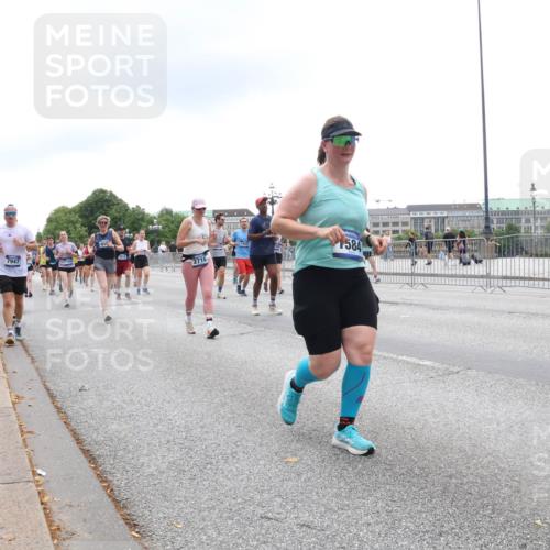 29.06.2025 - hella hamburg halbmarathon Lena Gebhardt http://msf.ph/oto/8370563 29.06.2025 10:48:52 Lombardsbrücke 7947, 584, 1142, 1167, 1584, 2160, 2395, 2437, 2438, 2627, 2713, 2716, 2792, 3086, 3215, 3224, 3253, 3661, 5010, 5118, 5479, 5480, 5551, 6015, 6437, 6566, 6979, 7062, 7203, 7947, 7948, 8461, 8719, 8760, 9341, 9359, 9552, 9787, 10059, 10081, 10204, 10366, 10524, 10654, 10656, 11000, 11031, 11192, 11364, 11365, 13814, 13845, 15715, 16498, 16499, 16701 meine-sportfotos.de