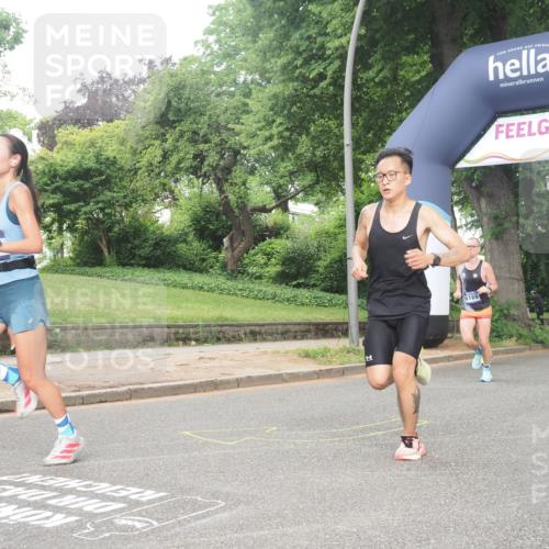 29.06.2025 - hella hamburg halbmarathon KatJ http://msf.ph/oto/8370606 29.06.2025 10:23:39 Zwischen KM18-KM19 57, 4477, 5048 meine-sportfotos.de