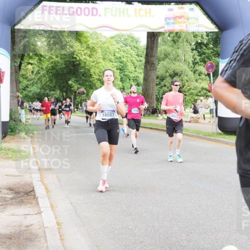 29.06.2025 - hella hamburg halbmarathon MichiJ http://msf.ph/oto/8370621 29.06.2025 10:44:34 Zwischen KM18-KM19 1239, 1387, 3141, 4579, 6592, 10599, 11018, 11043, 13863, 14266, 16227, 17543, 18325, 18508, 18531, 18587 meine-sportfotos.de