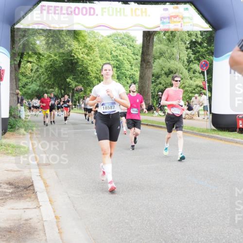 29.06.2025 - hella hamburg halbmarathon MichiJ http://msf.ph/oto/8370642 29.06.2025 10:44:34 Zwischen KM18-KM19 1239, 1387, 3141, 4579, 6592, 10599, 11018, 11043, 13863, 14266, 16227, 17543, 18325, 18508, 18531, 18587 meine-sportfotos.de