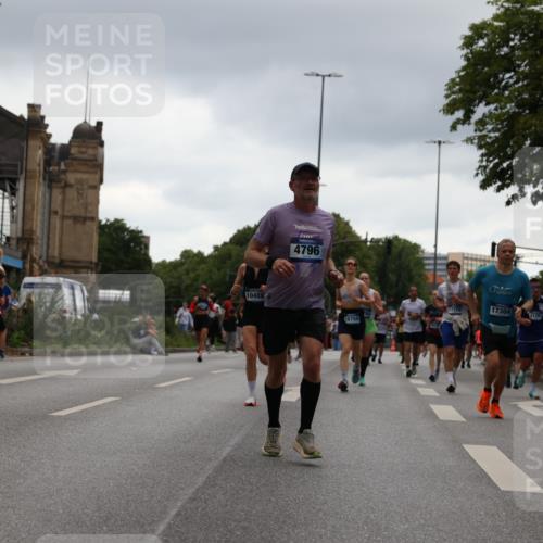 29.06.2025 - hella hamburg halbmarathon Yannick Fuchs http://msf.ph/oto/8370682 29.06.2025 10:53:39 20KM 2780, 3114, 3425, 4238, 4379, 4796, 4986, 6327, 6470, 7287, 7824, 8030, 8326, 8481, 8807, 9741, 9985, 10488, 10587, 11018, 11114, 11158, 11159, 11250, 11757, 12406, 12736, 12779, 12862, 13036, 13706, 13761, 14471, 14928, 15083, 15525, 15785, 15914, 16227, 16530, 16754, 16915, 17176, 17304, 17860, 18377, 18485, 18716, 18855, 19178 meine-sportfotos.de