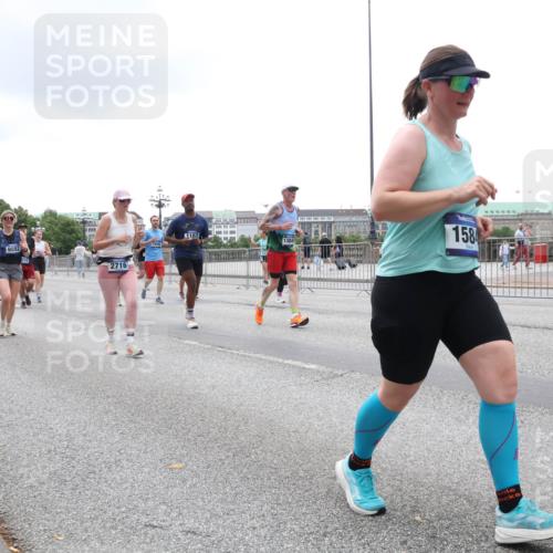 29.06.2025 - hella hamburg halbmarathon Lena Gebhardt http://msf.ph/oto/8370687 29.06.2025 10:48:53 Lombardsbrücke 7947, 17046, 9552, 2716, 1167, 1384, 158, 1142, 1167, 1584, 2160, 2395, 2437, 2438, 2627, 2713, 2716, 2792, 3086, 3215, 3224, 3253, 3661, 5010, 5118, 5479, 5480, 5551, 6015, 6437, 6566, 6979, 7062, 7203, 7947, 7948, 8461, 8719, 8760, 9341, 9359, 9552, 9787, 10059, 10081, 10204, 10366, 10524, 10654, 10656, 11000, 11031, 11192, 11364, 11365, 13814, 13845, 15715, 16498, 16499, 16701 meine-sportfotos.de