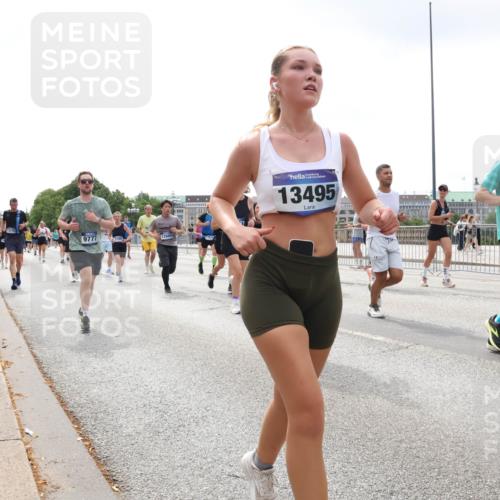 29.06.2025 - hella hamburg halbmarathon Lena Gebhardt http://msf.ph/oto/8370723 29.06.2025 10:39:42 Lombardsbrücke 9777, 1234, 13495, 11461, 1076, 1586, 1856, 1883, 1899, 2092, 2313, 2578, 2843, 2976, 3046, 3275, 3353, 3727, 3882, 3883, 3884, 4298, 4523, 4603, 4609, 4659, 4752, 4855, 4882, 5045, 5229, 5654, 5701, 6321, 6342, 6343, 6427, 6428, 6698, 6719, 6726, 6739, 6748, 7045, 7053, 7125, 7199, 7341, 7429, 7455, 7456, 7501, 7524, 7684, 8107, 8203, 8243, 8612, 8995, 9393, 9420, 9569, 9698, 9747, 9777, 10441, 10512 meine-sportfotos.de