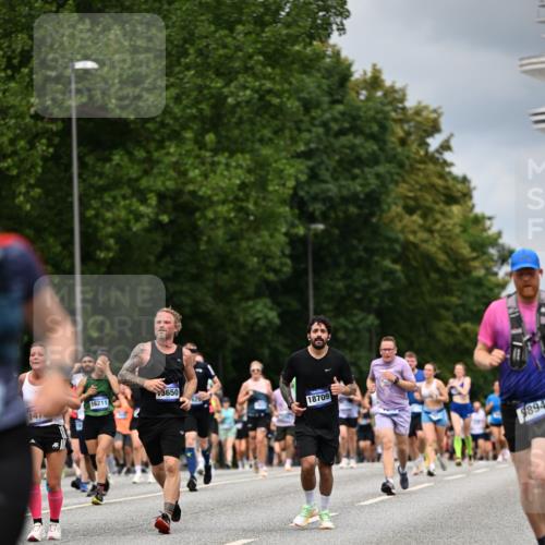 29.06.2025 - hella hamburg halbmarathon Dr. Thomas Lammeyer http://msf.ph/oto/8370749 29.06.2025 10:42:02 Kennedybrücke 1337, 1475, 1799, 1985, 2016, 2031, 2853, 3286, 3880, 4762, 5139, 5522, 5523, 6697, 6955, 7124, 7321, 7629, 8499, 8811, 8843, 8985, 9288, 9391, 9524, 9894, 10025, 10159, 10506, 10836, 11087 meine-sportfotos.de