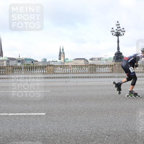 29.06.2025 - hella hamburg halbmarathon Lena Gebhardt http://msf.ph/oto/8370778 29.06.2025 08:50:04 Lombardsbrücke  meine-sportfotos.de