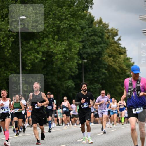 29.06.2025 - hella hamburg halbmarathon Dr. Thomas Lammeyer http://msf.ph/oto/8370783 29.06.2025 10:42:03 Kennedybrücke 1337, 1475, 1799, 1985, 2016, 2031, 2853, 3286, 3880, 4762, 5139, 5522, 5523, 6697, 6955, 7124, 7321, 7629, 8499, 8811, 8843, 8985, 9391, 9524, 9894, 10025, 10506, 10836, 11087 meine-sportfotos.de