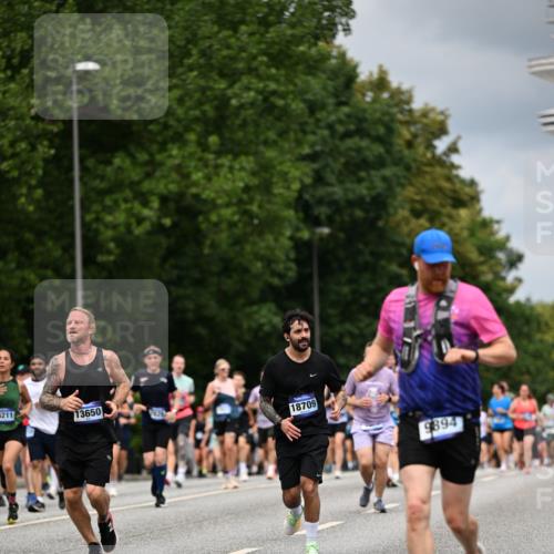 29.06.2025 - hella hamburg halbmarathon Dr. Thomas Lammeyer http://msf.ph/oto/8370836 29.06.2025 10:42:03 Kennedybrücke 1337, 1475, 1799, 1985, 2016, 2031, 2853, 3286, 3880, 4762, 5139, 5522, 5523, 6697, 6955, 7124, 7321, 7629, 8499, 8811, 8843, 8985, 9391, 9524, 9894, 10025, 10506, 10836, 11087 meine-sportfotos.de