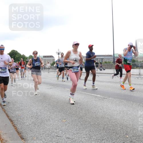 29.06.2025 - hella hamburg halbmarathon Lena Gebhardt http://msf.ph/oto/8370896 29.06.2025 10:48:54 Lombardsbrücke 7947, 17046, 9552, 13845, 12716, 1142, 1167, 1584, 2160, 2395, 2437, 2438, 2713, 2716, 2792, 3086, 3215, 3224, 3253, 3661, 4403, 5010, 5118, 5479, 5480, 5551, 6015, 6437, 6566, 6979, 7062, 7203, 7947, 7948, 8461, 8719, 8760, 9341, 9359, 9552, 9787, 10059, 10081, 10204, 10366, 10524, 10654, 10656, 11000, 11031, 11192, 11364, 11365, 13814, 13845, 15715, 16498, 16499, 16701 meine-sportfotos.de