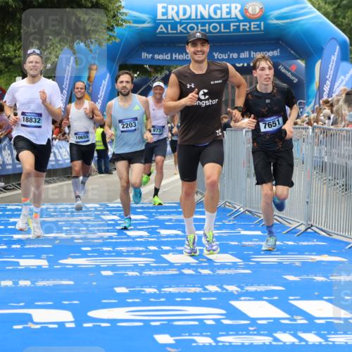 29.06.2025 - hella hamburg halbmarathon Strokosch-Dieckow http://msf.ph/oto/8370935 29.06.2025 10:27:34 Ziel 2203, 4678, 5367, 7651, 8731, 9804, 10655, 12341, 13941, 17354, 18567, 18832, 19114 meine-sportfotos.de