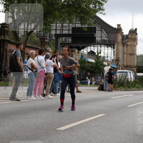 29.06.2025 - hella hamburg halbmarathon Yannick Fuchs http://msf.ph/oto/8370946 29.06.2025 10:53:40 20KM 2780, 3114, 3425, 4238, 4379, 4796, 4986, 6327, 6470, 7287, 7824, 8030, 8326, 8481, 8807, 9741, 9985, 10488, 10587, 11018, 11114, 11158, 11159, 11250, 11757, 12406, 12736, 12779, 13036, 13706, 14471, 14928, 15083, 15525, 15785, 15914, 16227, 16530, 16754, 16915, 17176, 17304, 17860, 18377, 18485, 18716, 18855, 19178 meine-sportfotos.de