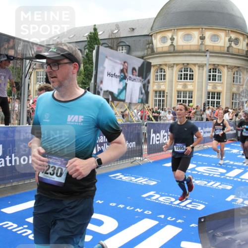 29.06.2025 - hella hamburg halbmarathon Michael Strokosch http://msf.ph/oto/8371001 29.06.2025 10:58:24 Ziel 1595, 4550, 4592, 4708, 5347, 6138, 6147, 9230, 9485, 11645, 11808, 14355, 15434, 18266, 18891 meine-sportfotos.de