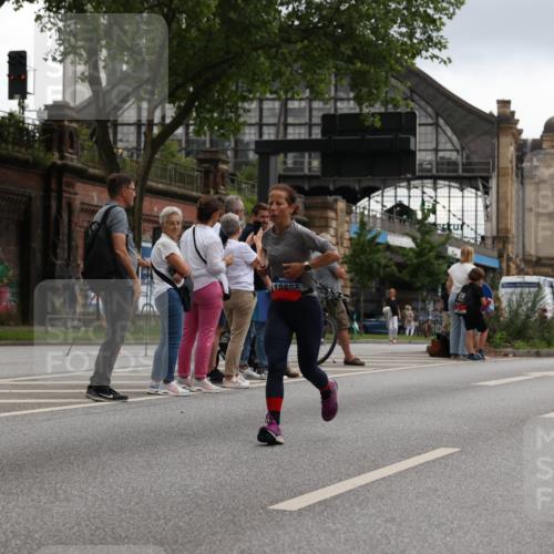29.06.2025 - hella hamburg halbmarathon Yannick Fuchs http://msf.ph/oto/8371014 29.06.2025 10:53:40 20KM 2780, 3114, 3425, 4238, 4379, 4796, 4986, 6327, 6470, 7287, 7824, 8030, 8326, 8481, 8807, 9741, 9985, 10488, 10587, 11018, 11114, 11158, 11159, 11250, 11757, 12406, 12736, 12779, 13036, 13706, 14471, 14928, 15083, 15525, 15785, 15914, 16227, 16530, 16754, 16915, 17176, 17304, 17860, 18377, 18485, 18716, 18855, 19178 meine-sportfotos.de