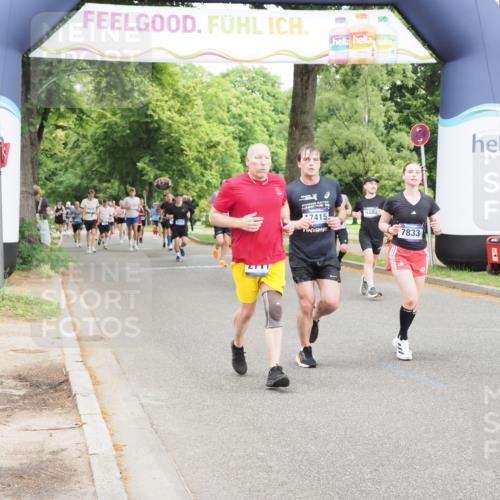 29.06.2025 - hella hamburg halbmarathon MichiJ http://msf.ph/oto/8371031 29.06.2025 10:44:41 Zwischen KM18-KM19 2711, 7082, 7833, 8322, 9450, 9485, 10383, 17415, 18508, 18587, 18652 meine-sportfotos.de