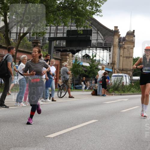 29.06.2025 - hella hamburg halbmarathon Yannick Fuchs http://msf.ph/oto/8371050 29.06.2025 10:53:41 20KM 2780, 3114, 3425, 4238, 4379, 4796, 4986, 6327, 6470, 7287, 7824, 8030, 8326, 8481, 8807, 9741, 9985, 10488, 10587, 11018, 11114, 11158, 11159, 11250, 11757, 12406, 12736, 12779, 13036, 13706, 14471, 14928, 15083, 15525, 15785, 15914, 16227, 16530, 16754, 16915, 17176, 17304, 17860, 18377, 18485, 18855, 19178 meine-sportfotos.de