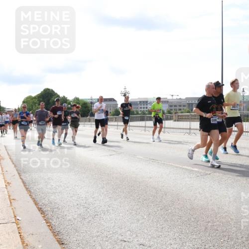 29.06.2025 - hella hamburg halbmarathon Lena Gebhardt http://msf.ph/oto/8371051 29.06.2025 10:14:52 Lombardsbrücke 12901, 5981, 11643, 40, 3025, 1071, 1296, 1379, 1406, 1575, 1728, 1745, 2046, 2140, 2281, 2494, 2601, 2690, 2990, 3020, 3025, 3154, 3454, 3507, 3509, 3513, 3691, 3756, 3834, 3844, 4495, 4641, 5191, 5608, 5670, 5800, 5981, 6028, 6083, 6181, 6248, 6366, 6935, 7195, 7439, 7802, 7881, 8055, 8147, 8237, 8239, 8275, 8522, 8563, 8609, 8755, 8854, 9113, 9173, 9556, 9663, 9709, 9911, 9975, 10224, 10391, 10589, 10610, 10717, 10963, 11271, 11598, 12467 meine-sportfotos.de