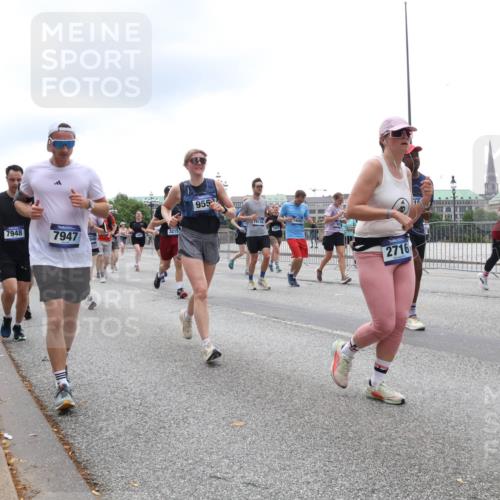 29.06.2025 - hella hamburg halbmarathon Lena Gebhardt http://msf.ph/oto/8371058 29.06.2025 10:48:54 Lombardsbrücke 7948, 7947, 3215, 955, 19135, 3061, 2716, 1384, 1142, 1167, 1584, 2160, 2395, 2437, 2438, 2713, 2716, 2792, 3086, 3215, 3224, 3253, 3661, 4403, 5010, 5118, 5479, 5480, 5551, 6015, 6437, 6566, 6979, 7062, 7203, 7947, 7948, 8461, 8719, 8760, 9341, 9359, 9552, 9787, 10059, 10081, 10204, 10366, 10524, 10654, 10656, 11000, 11031, 11192, 11364, 11365, 13814, 13845, 15715, 16498, 16499, 16701 meine-sportfotos.de