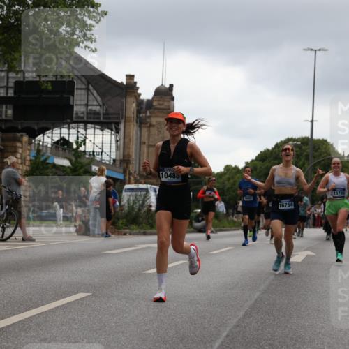 29.06.2025 - hella hamburg halbmarathon Yannick Fuchs http://msf.ph/oto/8371094 29.06.2025 10:53:41 20KM 2780, 3114, 3425, 4238, 4379, 4796, 4986, 6327, 6470, 7287, 7824, 8030, 8326, 8481, 8807, 9741, 9985, 10488, 10587, 11018, 11114, 11158, 11159, 11250, 11757, 12406, 12736, 12779, 13036, 13706, 14471, 14928, 15083, 15525, 15785, 15914, 16227, 16530, 16754, 16915, 17176, 17304, 17860, 18377, 18485, 18855, 19178 meine-sportfotos.de