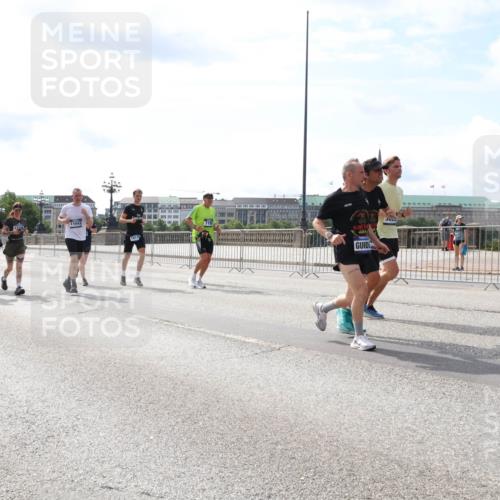 29.06.2025 - hella hamburg halbmarathon Lena Gebhardt http://msf.ph/oto/8371095 29.06.2025 10:14:52 Lombardsbrücke 2901, 5981, 11643, 700, 1071, 1296, 1379, 1406, 1575, 1728, 1745, 2046, 2140, 2281, 2494, 2601, 2690, 2990, 3020, 3025, 3154, 3454, 3507, 3509, 3513, 3691, 3756, 3834, 3844, 4495, 4641, 5191, 5608, 5670, 5800, 5981, 6028, 6083, 6181, 6248, 6366, 6935, 7195, 7439, 7802, 7881, 8055, 8147, 8237, 8239, 8275, 8522, 8563, 8609, 8755, 8854, 9113, 9173, 9556, 9663, 9709, 9911, 9975, 10224, 10391, 10589, 10610, 10717, 10963, 11271, 11598, 12467 meine-sportfotos.de