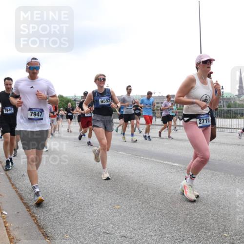 29.06.2025 - hella hamburg halbmarathon Lena Gebhardt http://msf.ph/oto/8371107 29.06.2025 10:48:54 Lombardsbrücke 7948, 7947, 3215, 9552, 19135, 2716, 1384, 1142, 1167, 1584, 2160, 2395, 2437, 2438, 2713, 2716, 2792, 3086, 3215, 3224, 3253, 3661, 4403, 5010, 5118, 5479, 5480, 5551, 6015, 6437, 6566, 6979, 7062, 7203, 7947, 7948, 8461, 8719, 8760, 9341, 9359, 9552, 9787, 10059, 10081, 10204, 10366, 10524, 10654, 10656, 11000, 11031, 11192, 11364, 11365, 13814, 13845, 15715, 16498, 16499, 16701 meine-sportfotos.de