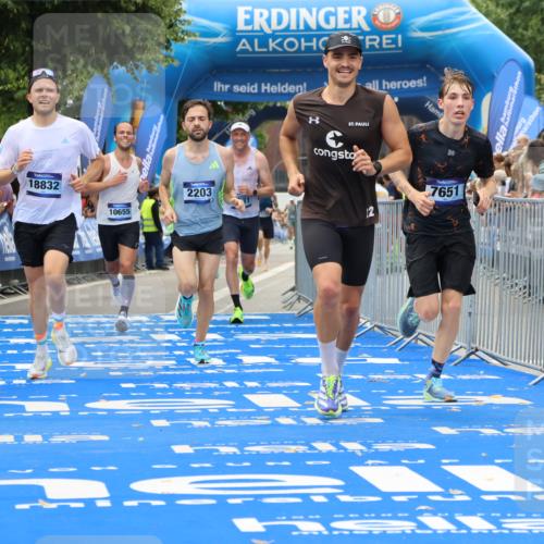 29.06.2025 - hella hamburg halbmarathon Strokosch-Dieckow http://msf.ph/oto/8371169 29.06.2025 10:27:35 Ziel 2203, 5367, 7651, 8731, 9804, 10655, 12341, 13941, 17354, 18832, 19114 meine-sportfotos.de