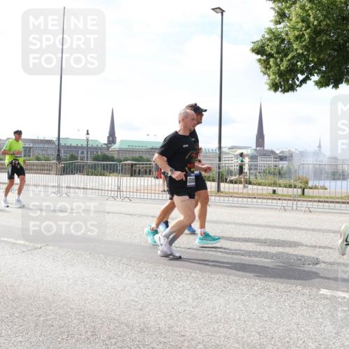 29.06.2025 - hella hamburg halbmarathon Lena Gebhardt http://msf.ph/oto/8371202 29.06.2025 10:14:53 Lombardsbrücke 107, 1817, 1071, 1296, 1379, 1406, 1575, 1728, 1745, 2046, 2140, 2281, 2494, 2601, 2690, 2990, 3020, 3025, 3154, 3454, 3507, 3509, 3513, 3691, 3756, 3834, 3844, 4495, 4641, 5191, 5608, 5670, 5800, 5981, 6028, 6083, 6181, 6248, 6366, 6935, 7195, 7439, 7802, 7881, 8055, 8147, 8237, 8239, 8275, 8522, 8563, 8609, 8755, 8854, 9113, 9173, 9556, 9663, 9709, 9911, 9975, 10224, 10391, 10589, 10610, 10717, 10963, 11271, 11598, 12467 meine-sportfotos.de