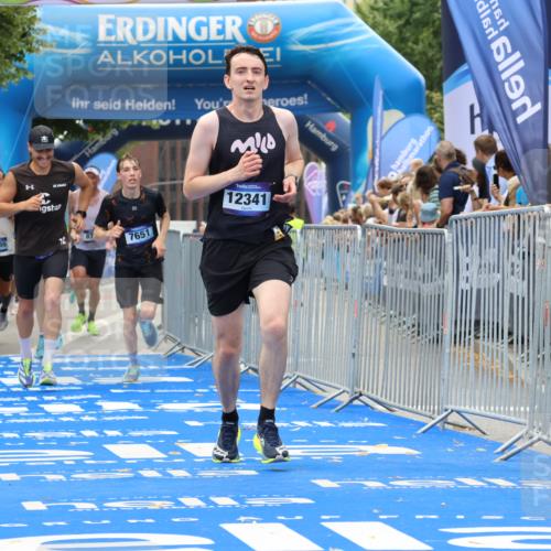 29.06.2025 - hella hamburg halbmarathon Strokosch-Dieckow http://msf.ph/oto/8371232 29.06.2025 10:27:32 Ziel 2203, 4678, 7651, 8731, 9804, 10655, 12341, 13941, 17354, 18567, 18832, 19114 meine-sportfotos.de