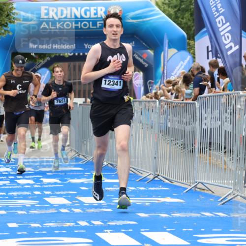 29.06.2025 - hella hamburg halbmarathon Strokosch-Dieckow http://msf.ph/oto/8371265 29.06.2025 10:27:32 Ziel 2203, 4678, 7651, 8731, 9804, 10655, 12341, 13941, 17354, 18567, 18832, 19114 meine-sportfotos.de
