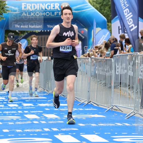 29.06.2025 - hella hamburg halbmarathon Strokosch-Dieckow http://msf.ph/oto/8371278 29.06.2025 10:27:32 Ziel 2203, 4678, 7651, 8731, 9804, 10655, 12341, 13941, 17354, 18567, 18832, 19114 meine-sportfotos.de