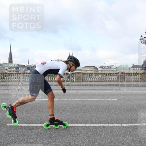 29.06.2025 - hella hamburg halbmarathon Lena Gebhardt http://msf.ph/oto/8371370 29.06.2025 08:50:44 Lombardsbrücke  meine-sportfotos.de