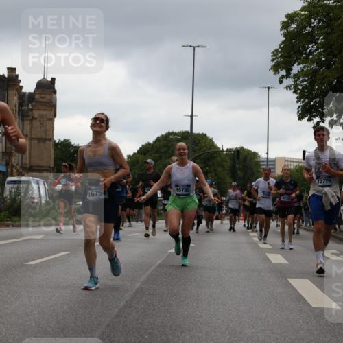 29.06.2025 - hella hamburg halbmarathon Yannick Fuchs http://msf.ph/oto/8371379 29.06.2025 10:53:42 20KM 2780, 3114, 3169, 4238, 4379, 4796, 4986, 6327, 6470, 7824, 8030, 8326, 8481, 8807, 9741, 9985, 10488, 10587, 11018, 11114, 11158, 11159, 11250, 11757, 12406, 12736, 12779, 13036, 13706, 14471, 14928, 15083, 15525, 15785, 15914, 16227, 16530, 16754, 16915, 17176, 17304, 17860, 18377, 18485, 18855, 19178 meine-sportfotos.de