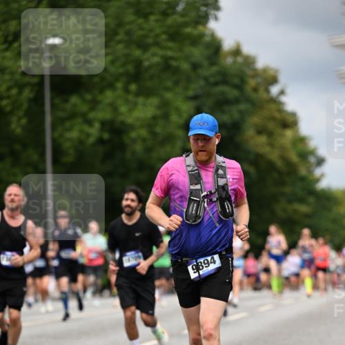 29.06.2025 - hella hamburg halbmarathon Dr. Thomas Lammeyer http://msf.ph/oto/8371497 29.06.2025 10:42:04 Kennedybrücke 1337, 1475, 1799, 1985, 2016, 2031, 2124, 2853, 3286, 3880, 4762, 5139, 5522, 5523, 5875, 6697, 6955, 7124, 7321, 7629, 8499, 8811, 8985, 9391, 9524, 9894, 10025, 10506, 10836, 11087, 11164 meine-sportfotos.de