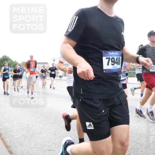 29.06.2025 - hella hamburg halbmarathon Lena Gebhardt http://msf.ph/oto/8371511 29.06.2025 10:48:57 Lombardsbrücke 11861, 11365, 10656, 7948, 1704, 215, 1142, 1167, 1584, 2160, 2395, 2437, 2438, 2713, 2716, 2792, 3086, 3215, 3224, 3253, 4403, 5010, 5118, 5479, 5480, 5551, 6015, 6437, 6566, 6979, 7062, 7203, 7931, 7947, 7948, 8719, 8760, 9341, 9359, 9552, 9787, 10038, 10059, 10081, 10204, 10366, 10524, 10654, 10656, 10782, 10785, 11000, 11031, 11192, 11364, 11365, 13814, 13845, 15715, 16498, 16499, 16701 meine-sportfotos.de
