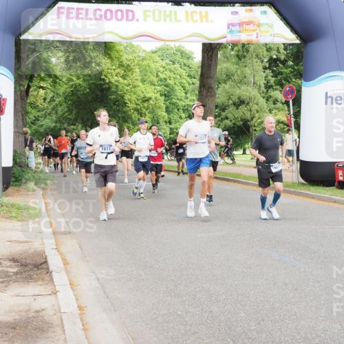 29.06.2025 - hella hamburg halbmarathon MichiJ http://msf.ph/oto/8371520 29.06.2025 10:44:47 Zwischen KM18-KM19 1611, 2236, 6595, 7082, 9485, 10383, 12495, 14369, 14571, 15197, 17827, 18891 meine-sportfotos.de