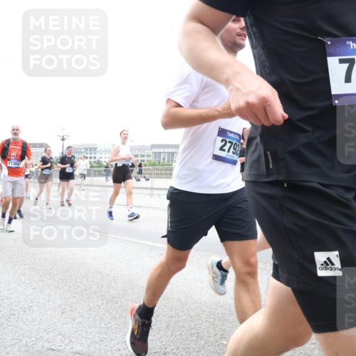 29.06.2025 - hella hamburg halbmarathon Lena Gebhardt http://msf.ph/oto/8371534 29.06.2025 10:48:57 Lombardsbrücke 437, 11776, 11365, 7203, 279, 7948, 1142, 1167, 1584, 2160, 2395, 2437, 2438, 2713, 2716, 2792, 3086, 3215, 3224, 3253, 4403, 5010, 5118, 5479, 5480, 5551, 6015, 6437, 6566, 6979, 7062, 7203, 7931, 7947, 7948, 8719, 8760, 9341, 9359, 9552, 9787, 10038, 10059, 10081, 10204, 10366, 10524, 10654, 10656, 10782, 10785, 11000, 11031, 11192, 11364, 11365, 13814, 13845, 15715, 16498, 16499, 16701 meine-sportfotos.de