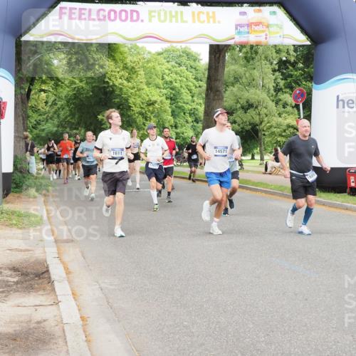 29.06.2025 - hella hamburg halbmarathon MichiJ http://msf.ph/oto/8371563 29.06.2025 10:44:47 Zwischen KM18-KM19 1611, 2236, 6595, 7082, 9485, 10383, 12495, 14369, 14571, 15197, 17827, 18891 meine-sportfotos.de