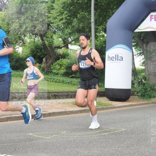 29.06.2025 - hella hamburg halbmarathon KatJ http://msf.ph/oto/8371576 29.06.2025 10:23:46 Zwischen KM18-KM19 57, 1217, 6169, 7884, 7972 meine-sportfotos.de