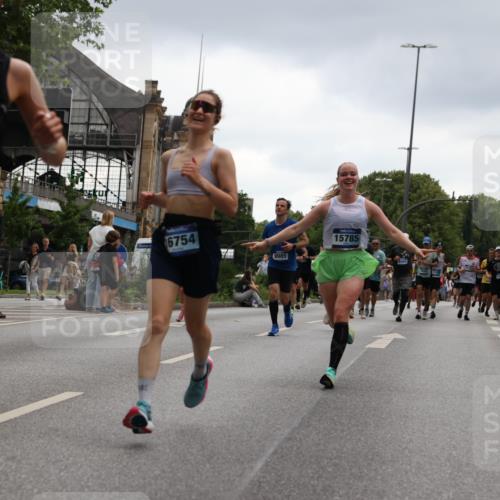 29.06.2025 - hella hamburg halbmarathon Yannick Fuchs http://msf.ph/oto/8371612 29.06.2025 10:53:43 20KM 2780, 3169, 4238, 4379, 4796, 4986, 6327, 6470, 7824, 8030, 8326, 8481, 8807, 9741, 9985, 10488, 10587, 11018, 11114, 11158, 11159, 11250, 11757, 12406, 12779, 13036, 13706, 14471, 14928, 15083, 15525, 15785, 15914, 16227, 16530, 16754, 16915, 17176, 17304, 17860, 18377, 18485, 18855, 19178 meine-sportfotos.de