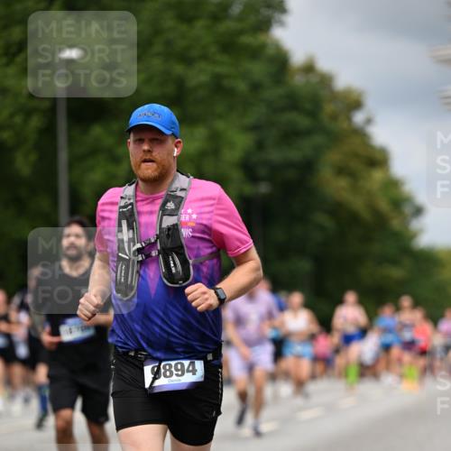 29.06.2025 - hella hamburg halbmarathon Dr. Thomas Lammeyer http://msf.ph/oto/8371652 29.06.2025 10:42:06 Kennedybrücke 1337, 1475, 1799, 1985, 2016, 2124, 2853, 3010, 3246, 3286, 3880, 4762, 5139, 5522, 5523, 5875, 6697, 6955, 7124, 7321, 7629, 8696, 8811, 8985, 9391, 9524, 9894, 10025, 10146, 10506, 10836, 11087, 11164 meine-sportfotos.de