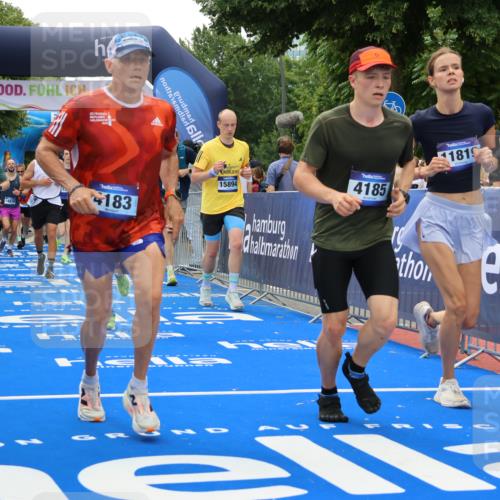 29.06.2025 - hella hamburg halbmarathon Strokosch-Dieckow http://msf.ph/oto/8371676 29.06.2025 10:49:21 Ziel 1342, 1476, 2878, 4183, 4185, 6158, 8112, 8813, 9348, 10053, 10189, 11339, 11779, 11819, 12670, 13269, 13450, 14526, 14838, 15422, 15784, 15894, 15966, 16369, 16891, 18476, 18887, 18960 meine-sportfotos.de