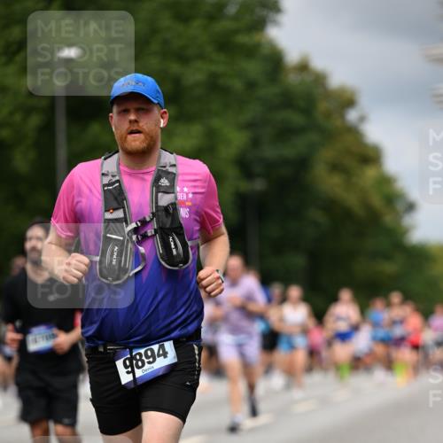 29.06.2025 - hella hamburg halbmarathon Dr. Thomas Lammeyer http://msf.ph/oto/8371684 29.06.2025 10:42:06 Kennedybrücke 1337, 1475, 1799, 1985, 2016, 2124, 2853, 3010, 3246, 3286, 3880, 4762, 5139, 5522, 5523, 5875, 6697, 6955, 7124, 7321, 7629, 8696, 8811, 8985, 9391, 9524, 9894, 10025, 10146, 10506, 10836, 11087, 11164 meine-sportfotos.de