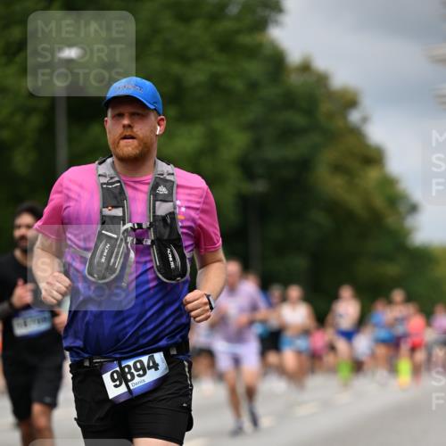 29.06.2025 - hella hamburg halbmarathon Dr. Thomas Lammeyer http://msf.ph/oto/8371698 29.06.2025 10:42:06 Kennedybrücke 1337, 1475, 1799, 1985, 2016, 2124, 2853, 3010, 3246, 3286, 3880, 4762, 5139, 5522, 5523, 5875, 6697, 6955, 7124, 7321, 7629, 8696, 8811, 8985, 9391, 9524, 9894, 10025, 10146, 10506, 10836, 11087, 11164 meine-sportfotos.de
