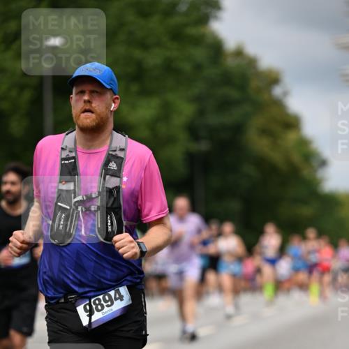 29.06.2025 - hella hamburg halbmarathon Dr. Thomas Lammeyer http://msf.ph/oto/8371712 29.06.2025 10:42:06 Kennedybrücke 1337, 1475, 1799, 1985, 2016, 2124, 2853, 3010, 3246, 3286, 3880, 4762, 5139, 5522, 5523, 5875, 6697, 6955, 7124, 7321, 7629, 8696, 8811, 8985, 9391, 9524, 9894, 10025, 10146, 10506, 10836, 11087, 11164 meine-sportfotos.de