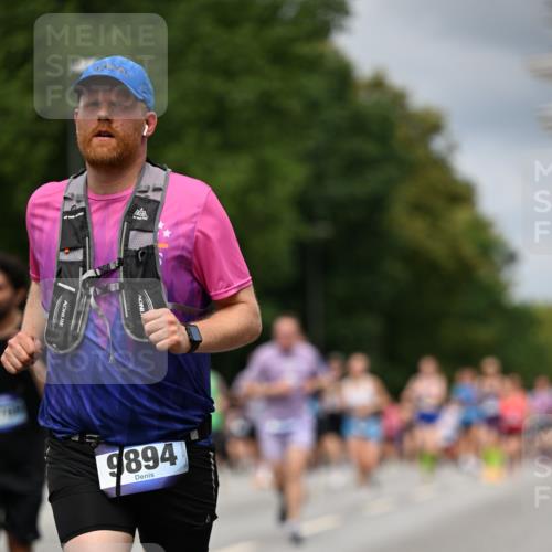 29.06.2025 - hella hamburg halbmarathon Dr. Thomas Lammeyer http://msf.ph/oto/8371725 29.06.2025 10:42:06 Kennedybrücke 1337, 1475, 1799, 1985, 2016, 2124, 2853, 3010, 3246, 3286, 3880, 4762, 5139, 5522, 5523, 5875, 6697, 6955, 7124, 7321, 7629, 8696, 8811, 8985, 9391, 9524, 9894, 10025, 10146, 10506, 10836, 11087, 11164 meine-sportfotos.de