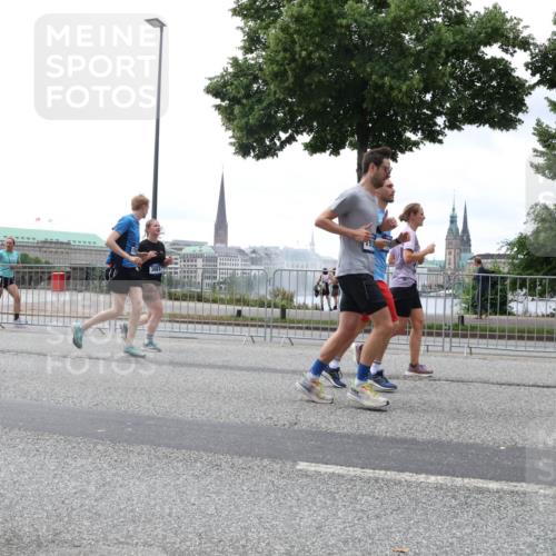 29.06.2025 - hella hamburg halbmarathon Lena Gebhardt http://msf.ph/oto/8371738 29.06.2025 10:48:58 Lombardsbrücke 7203, 1142, 1167, 1584, 2160, 2395, 2437, 2438, 2541, 2713, 2716, 2792, 2927, 3070, 3086, 3215, 3253, 4403, 5010, 5118, 5479, 5480, 5551, 6015, 6437, 6566, 6979, 7062, 7203, 7931, 7936, 7947, 7948, 8719, 8760, 9245, 9341, 9359, 9552, 9787, 10033, 10038, 10059, 10081, 10204, 10366, 10524, 10654, 10656, 10782, 10785, 11000, 11031, 11192, 11364, 11365, 13814, 13845, 15715, 16498, 16499, 16701 meine-sportfotos.de