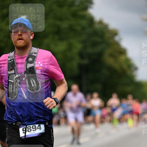 29.06.2025 - hella hamburg halbmarathon Dr. Thomas Lammeyer http://msf.ph/oto/8371739 29.06.2025 10:42:06 Kennedybrücke 1337, 1475, 1799, 1985, 2016, 2124, 2853, 3010, 3246, 3286, 3880, 4762, 5139, 5522, 5523, 5875, 6697, 6955, 7124, 7321, 7629, 8696, 8811, 8985, 9391, 9524, 9894, 10025, 10146, 10506, 10836, 11087, 11164 meine-sportfotos.de
