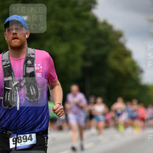 29.06.2025 - hella hamburg halbmarathon Dr. Thomas Lammeyer http://msf.ph/oto/8371752 29.06.2025 10:42:07 Kennedybrücke 1337, 1475, 1578, 1985, 2016, 2124, 2853, 3010, 3246, 3286, 3880, 4762, 5139, 5522, 5523, 5875, 6697, 6955, 7124, 7321, 7629, 8696, 8811, 8985, 9391, 9524, 9894, 10025, 10146, 10506, 10836, 11087, 11164 meine-sportfotos.de