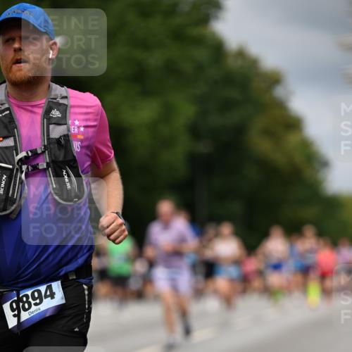 29.06.2025 - hella hamburg halbmarathon Dr. Thomas Lammeyer http://msf.ph/oto/8371764 29.06.2025 10:42:07 Kennedybrücke 1337, 1475, 1578, 1985, 2016, 2124, 2853, 3010, 3246, 3286, 3880, 4762, 5139, 5522, 5523, 5875, 6697, 6955, 7124, 7321, 7629, 8696, 8811, 8985, 9391, 9524, 9894, 10025, 10146, 10506, 10836, 11087, 11164 meine-sportfotos.de