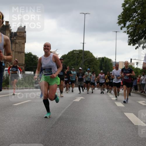 29.06.2025 - hella hamburg halbmarathon Yannick Fuchs http://msf.ph/oto/8371814 29.06.2025 10:53:43 20KM 2780, 3169, 4238, 4379, 4796, 4986, 6327, 6470, 7824, 8030, 8326, 8481, 8807, 9741, 9985, 10488, 10587, 11018, 11114, 11158, 11159, 11250, 11757, 12406, 12779, 13036, 13706, 14471, 14928, 15083, 15525, 15785, 15914, 16227, 16530, 16754, 16915, 17176, 17304, 17860, 18377, 18485, 18855, 19178 meine-sportfotos.de