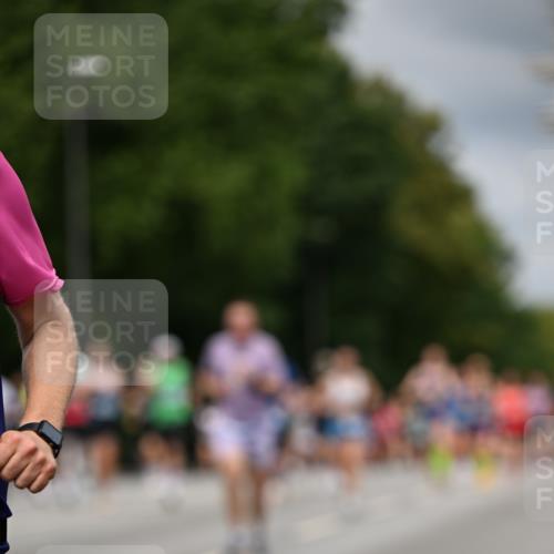 29.06.2025 - hella hamburg halbmarathon Dr. Thomas Lammeyer http://msf.ph/oto/8371827 29.06.2025 10:42:07 Kennedybrücke 1337, 1475, 1578, 1985, 2016, 2124, 2853, 3010, 3246, 3286, 3880, 4762, 5139, 5522, 5523, 5875, 6697, 6955, 7124, 7321, 7629, 8696, 8811, 8985, 9391, 9524, 9894, 10025, 10146, 10506, 10836, 11087, 11164 meine-sportfotos.de